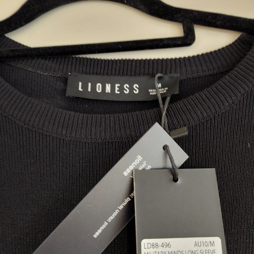 Long-sleeved lioness dress - Picture 5 of 5